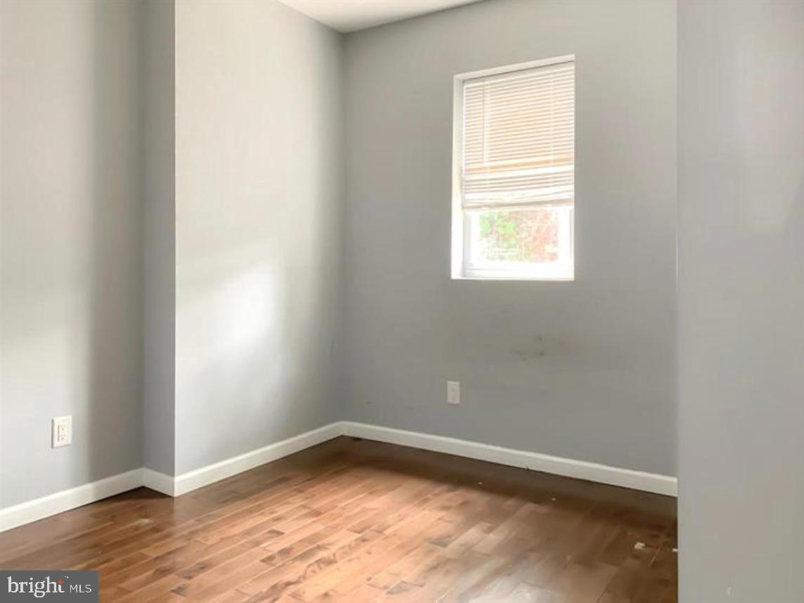 1530 S Lindenwood St Property Photo 11