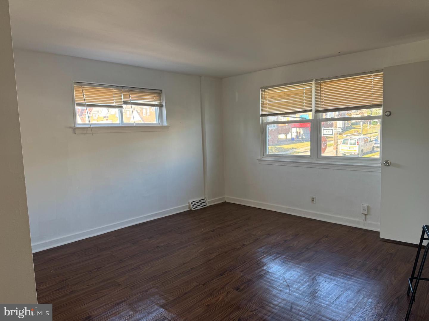 7736 Gilbert St Property Photo 3