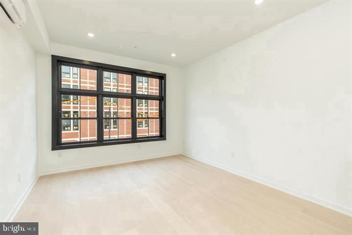 2414 Frankford Ave Property Photo 13