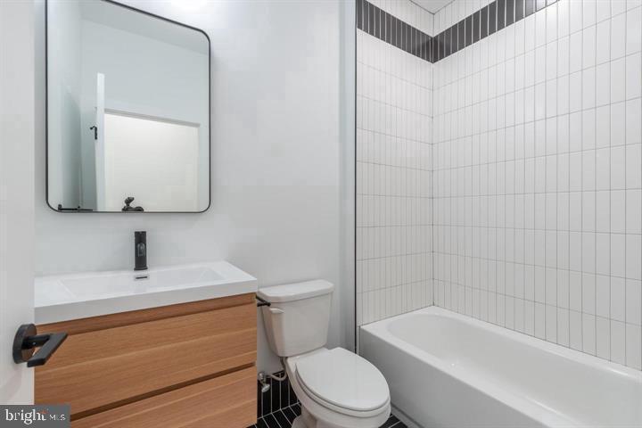 2414 Frankford Ave Property Photo 20