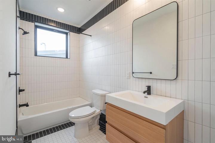 2414 Frankford Ave Property Photo 21