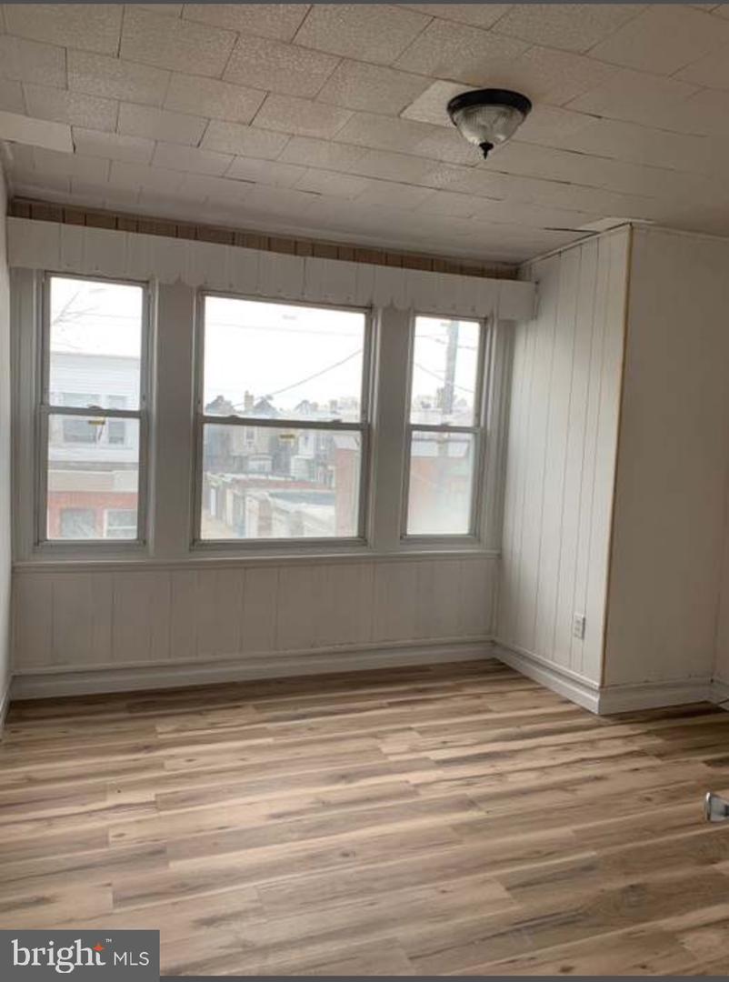 5849 Ludlow St Property Photo 4