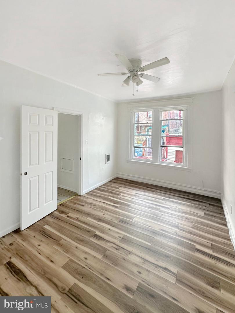 5849 Ludlow St Property Photo 14