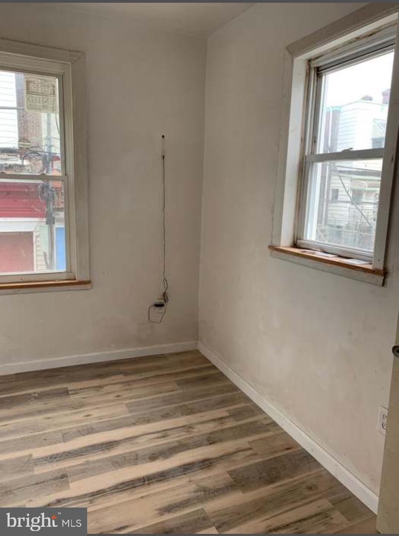 5849 Ludlow St Property Photo 20