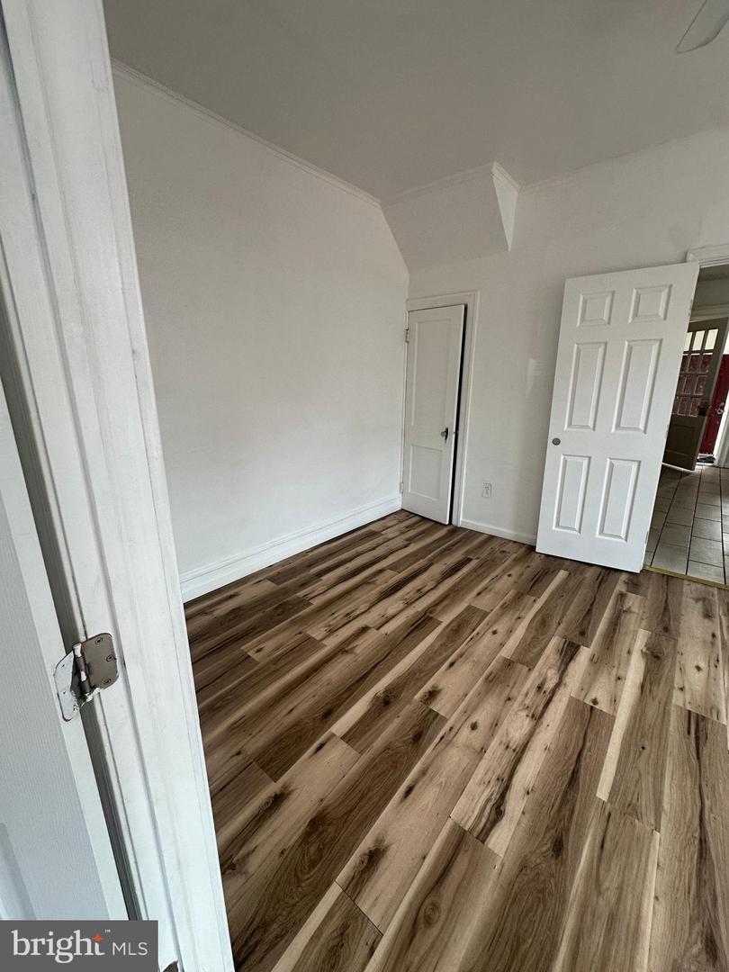 5849 Ludlow St Property Photo 21
