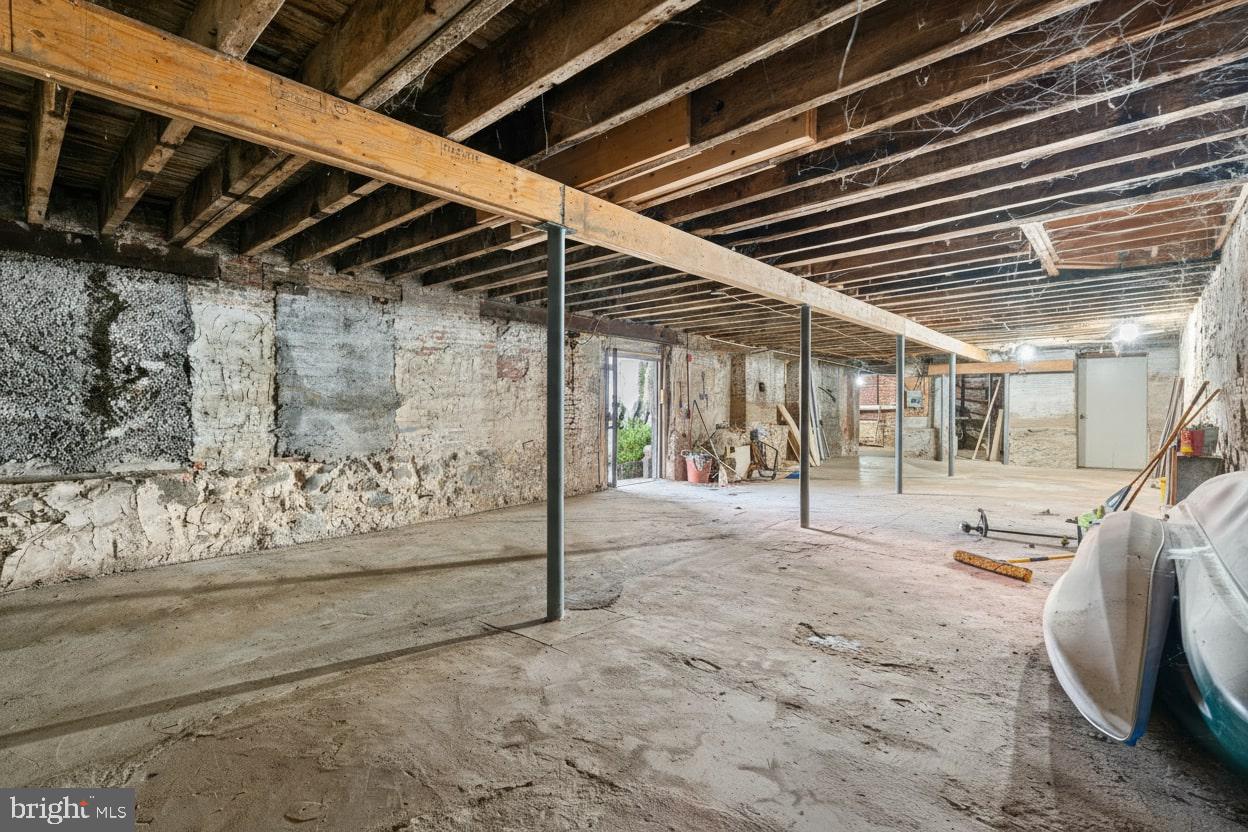 153-59 W Jefferson St Property Photo 12