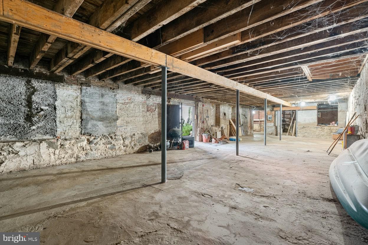 153-59 W Jefferson St Property Photo 24