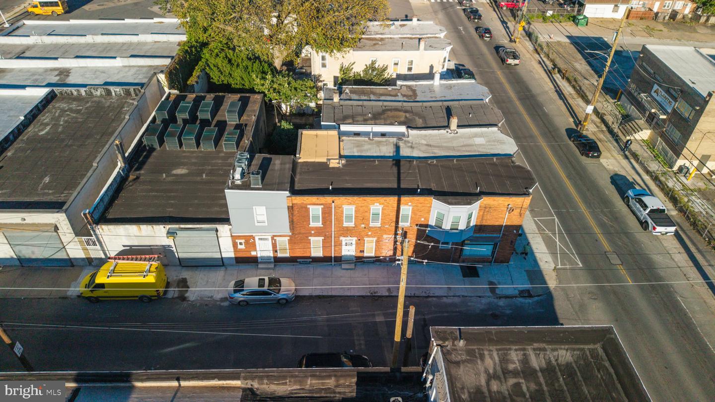 3654 Richmond St Property Photo 5
