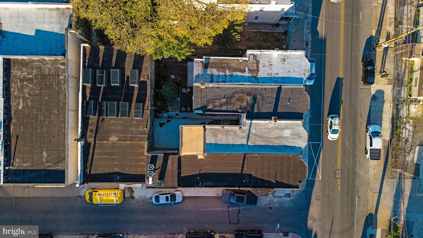 3654 Richmond St Property Photo 7