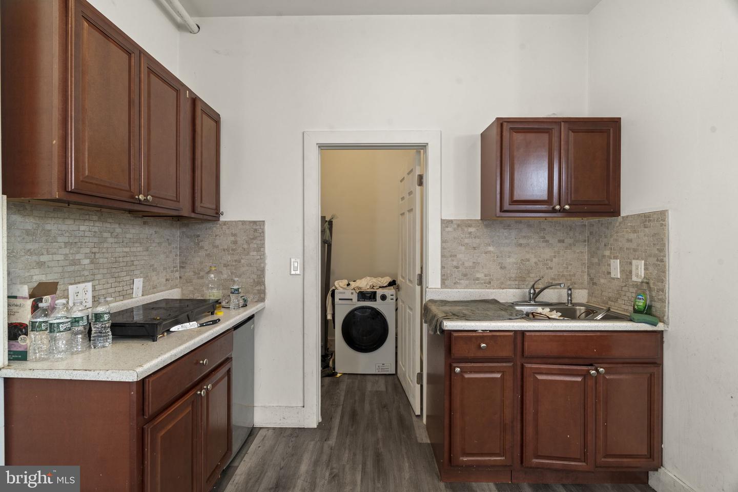 3654 Richmond St Property Photo 21