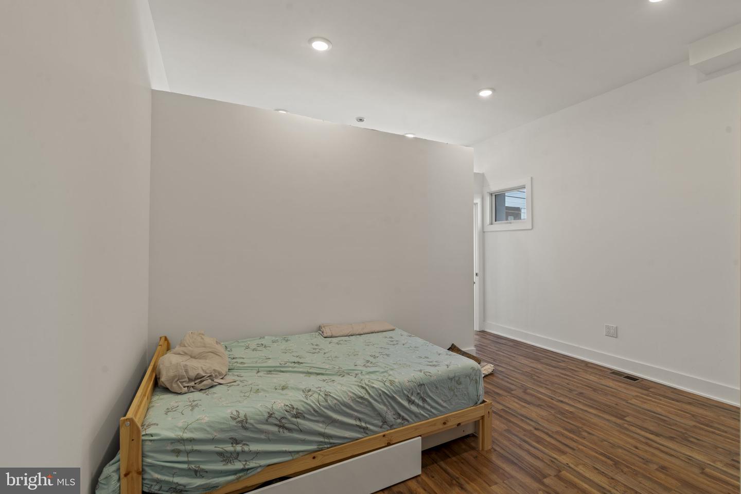 3654 Richmond St Property Photo 27