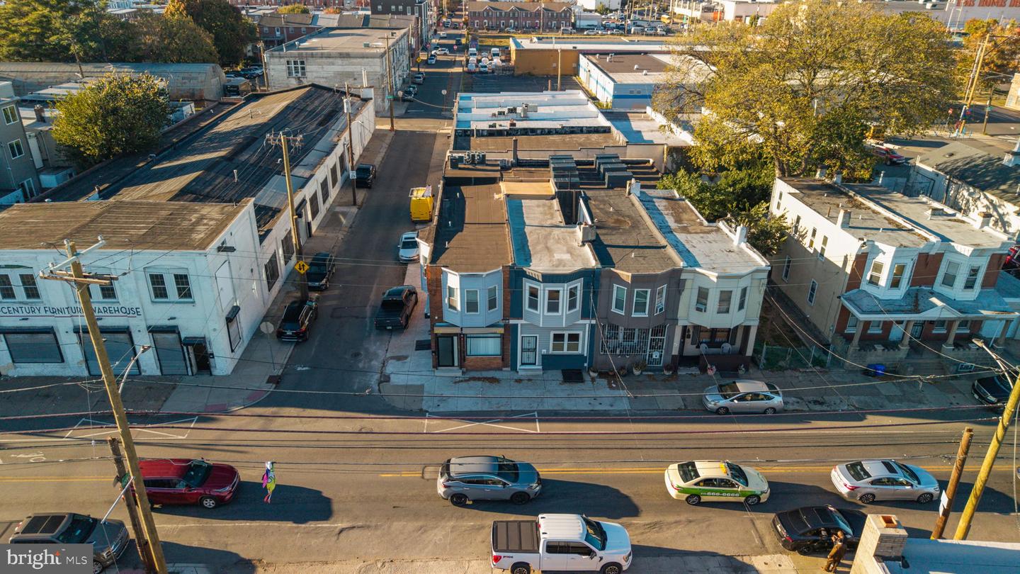 3654 Richmond St Property Photo 6