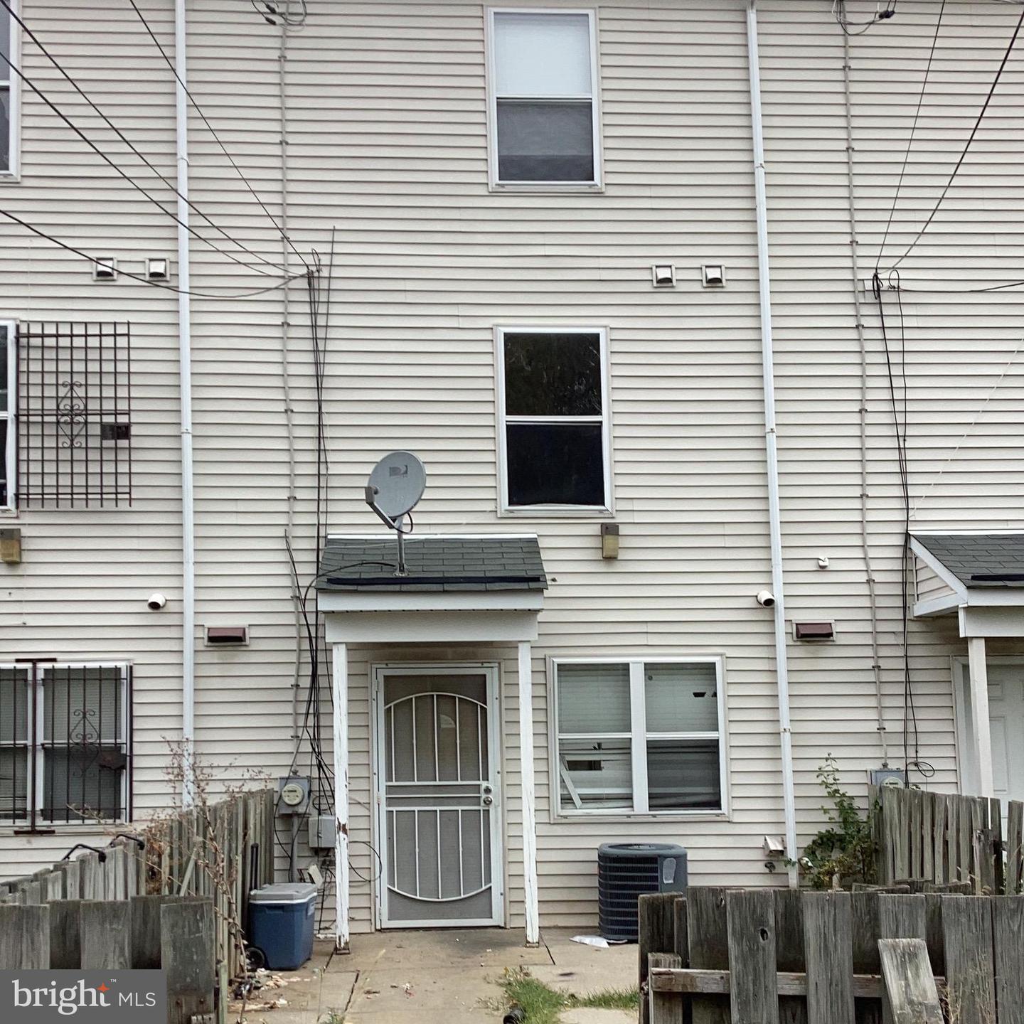 1618 W Diamond St Property Photo 27