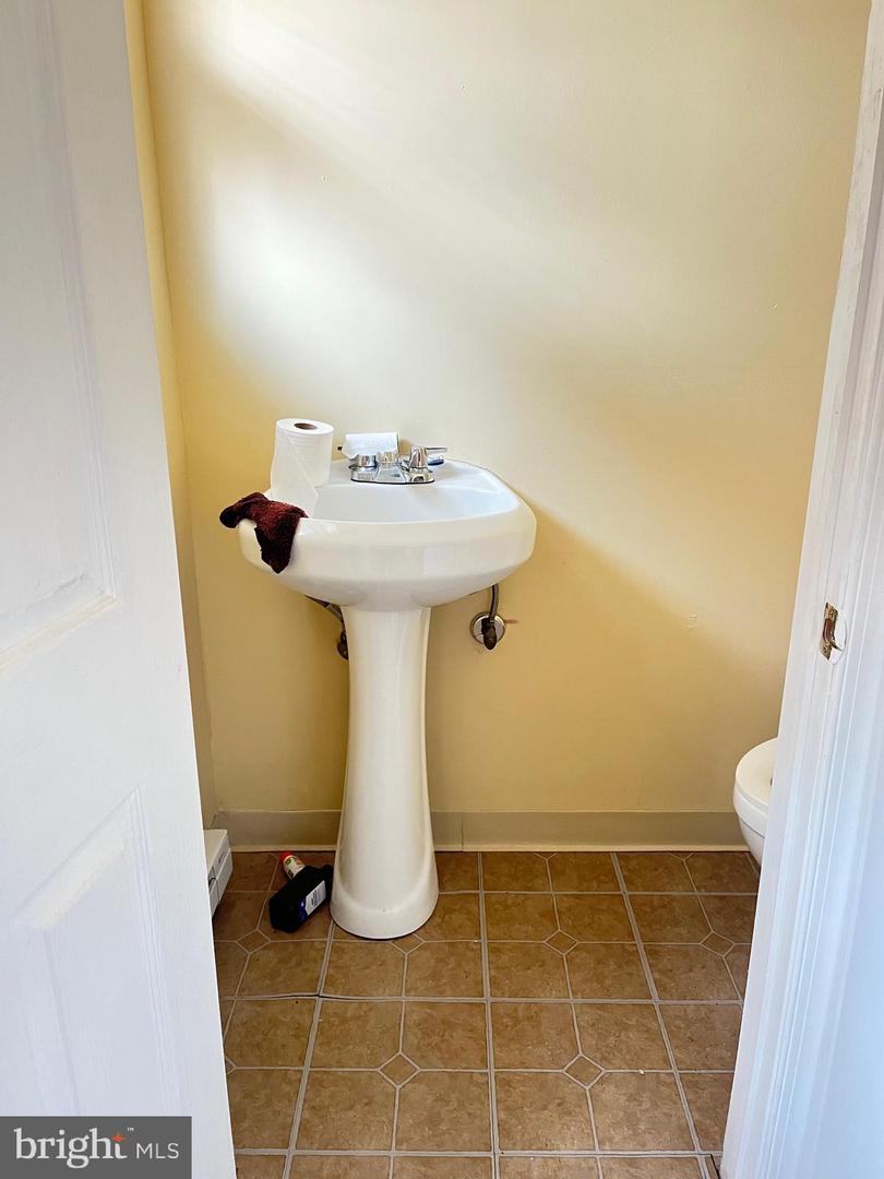 6623 Yocum St Property Photo 7