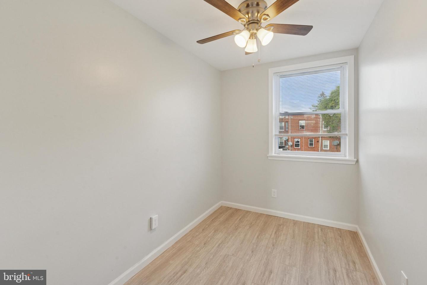 8327 Forrest Ave Property Photo 3