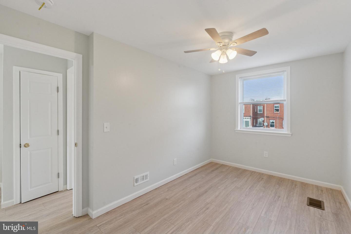 8327 Forrest Ave Property Photo 4