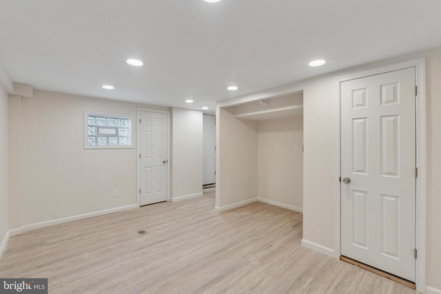 8327 Forrest Ave Property Photo 14