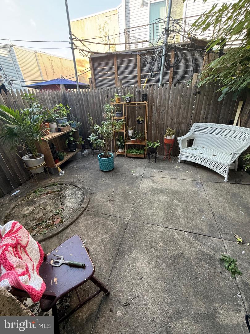 1715 Wharton St Property Photo 10