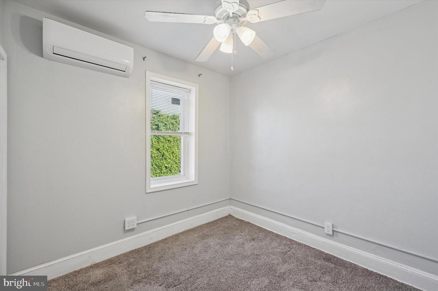 1039 W Russell St Property Photo 9