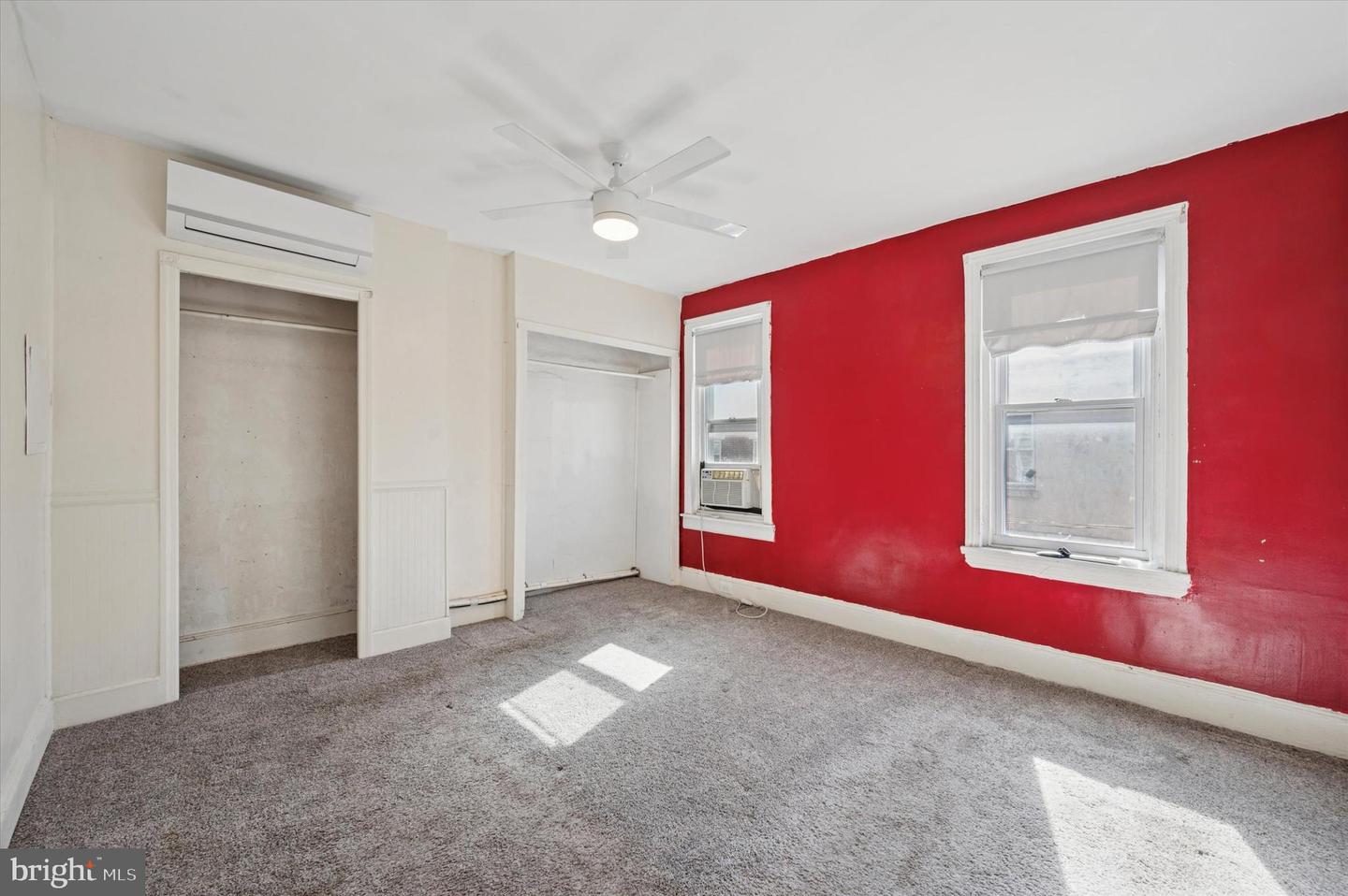 1039 W Russell St Property Photo 11