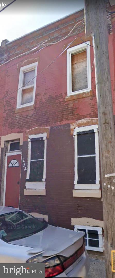 1232 W Tucker St Property Photo 1