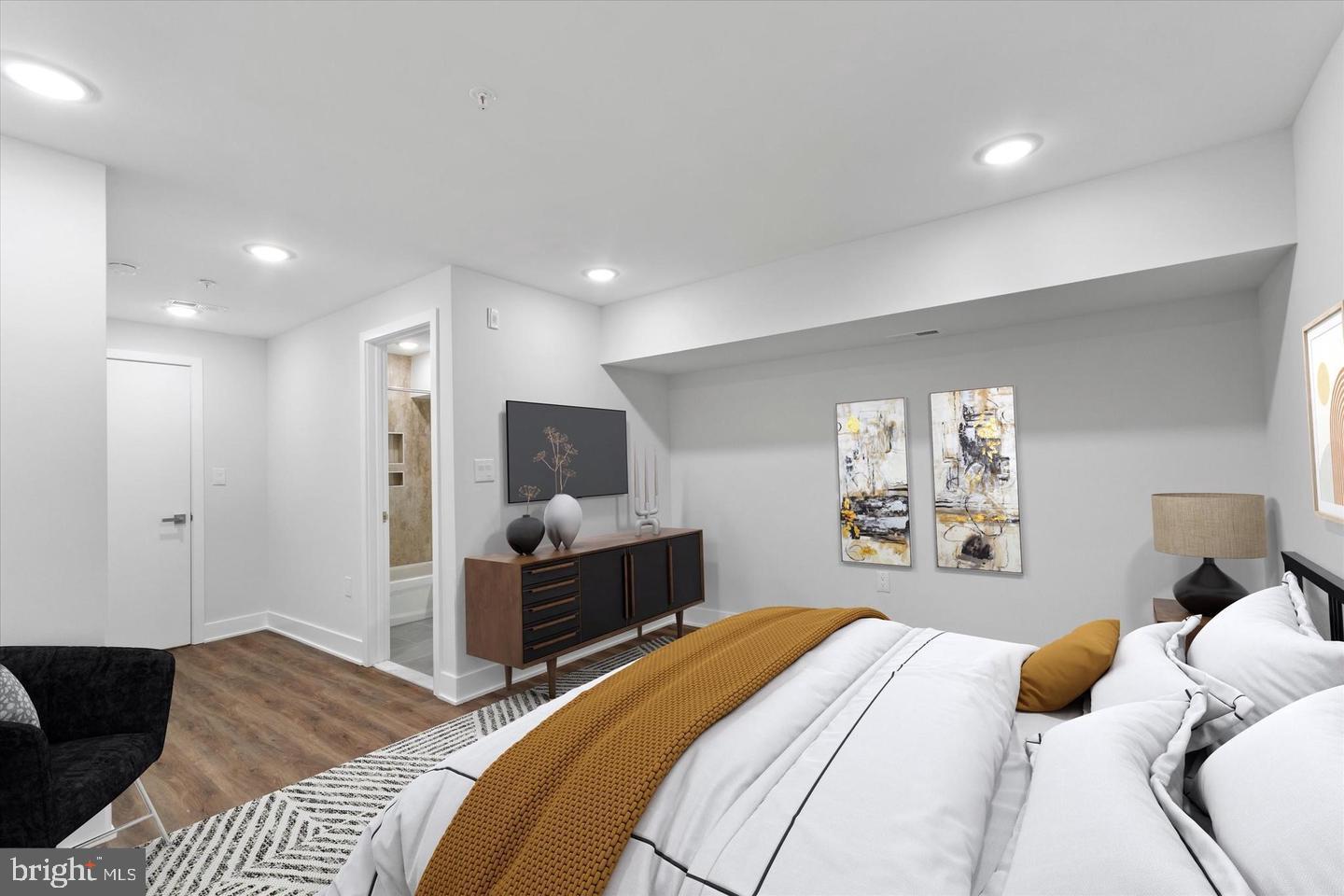 321 W Berks St Property Photo 3