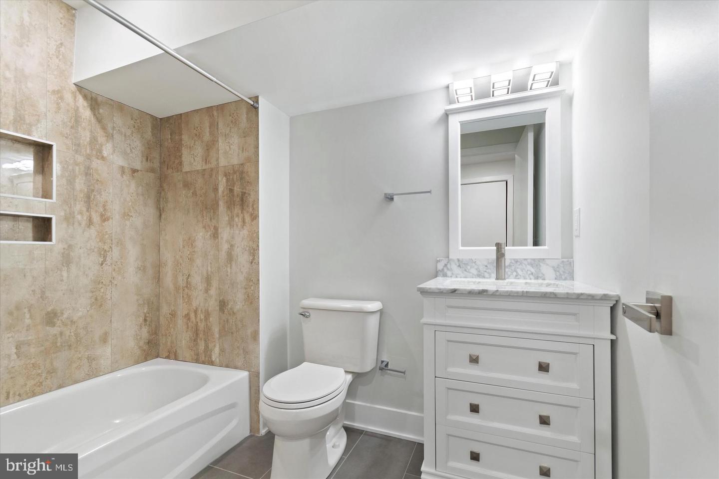 321 W Berks St Property Photo 9