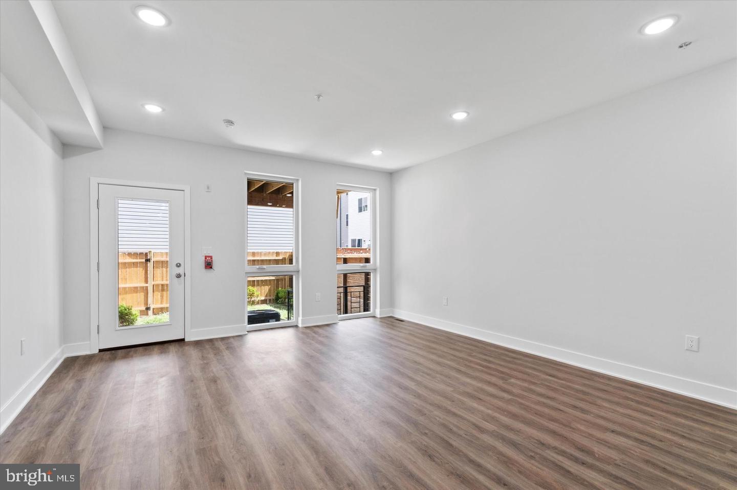 321 W Berks St Property Photo 16