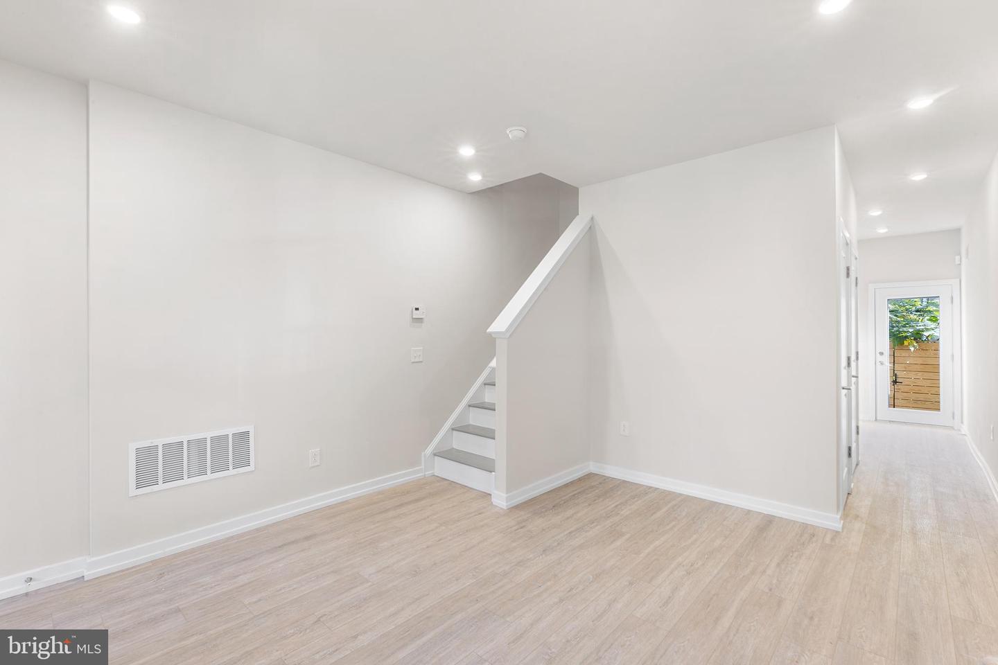 1349 S Corlies St Property Photo 4