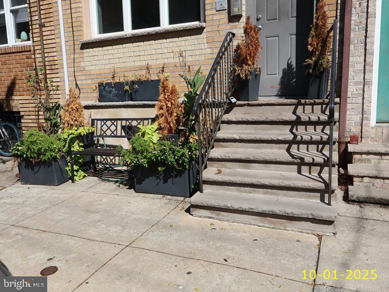 1815-00 Bainbridge St #2 Property Photo 5