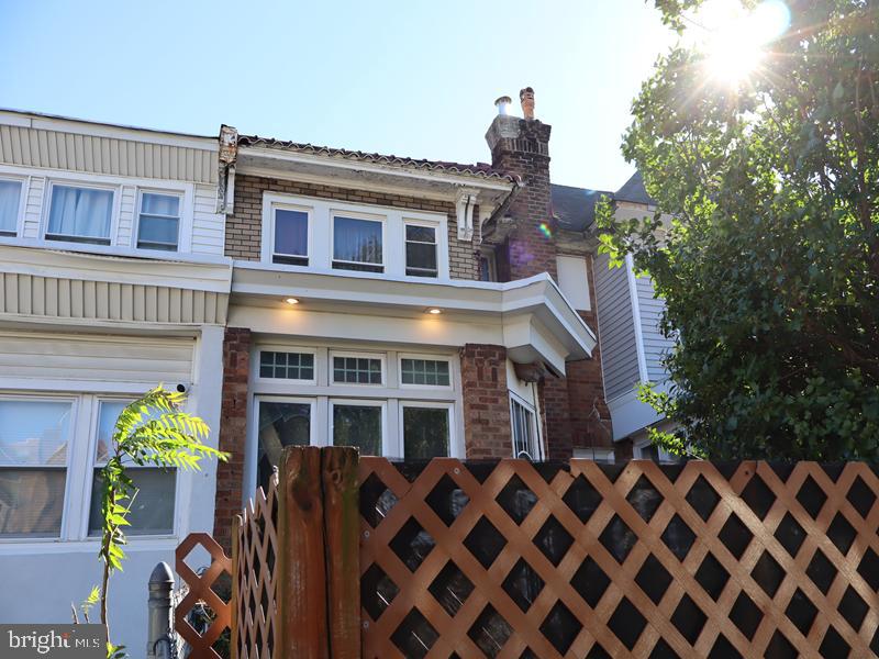6629 N Gratz St Property Photo 2