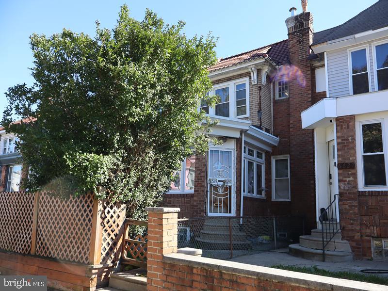 6629 N Gratz St Property Photo 3