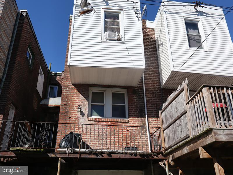 6629 N Gratz St Property Photo 6