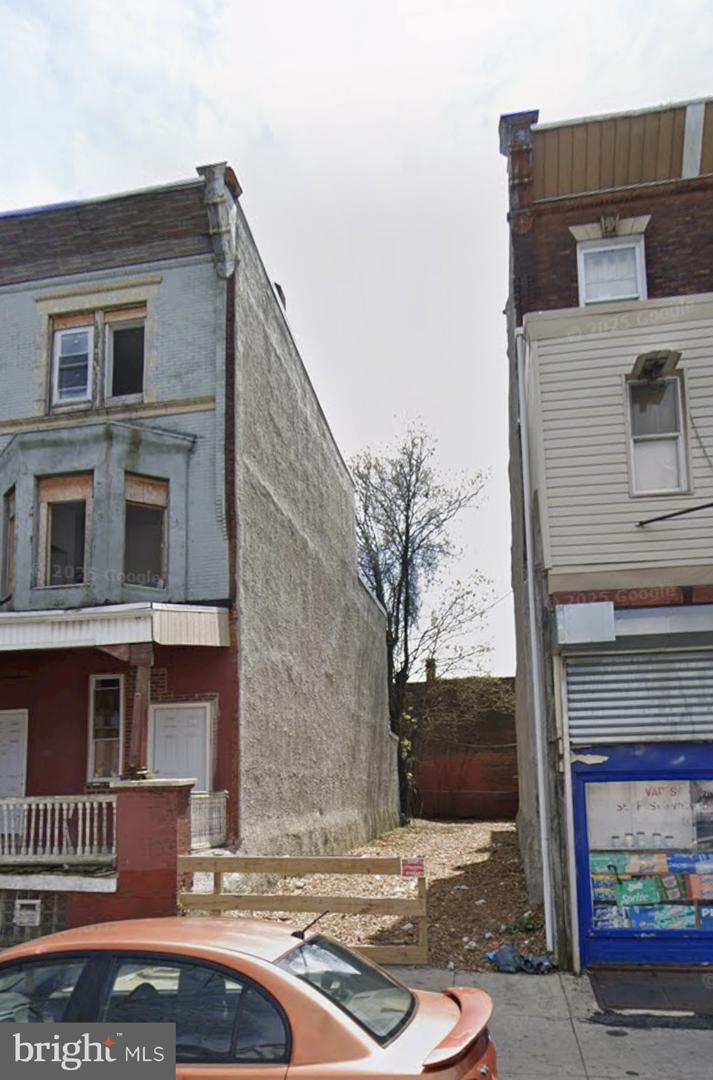 2242 W Lehigh Ave Property Photo 4