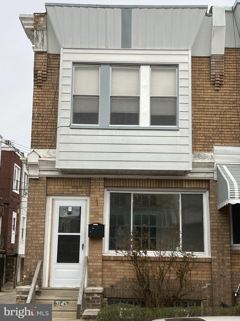 3145 N PATTON ST Property Photo 1