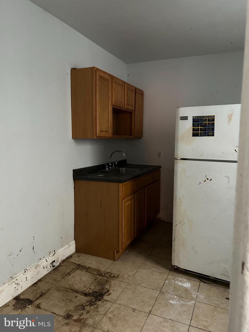 1829 E Clementine St Property Photo 6
