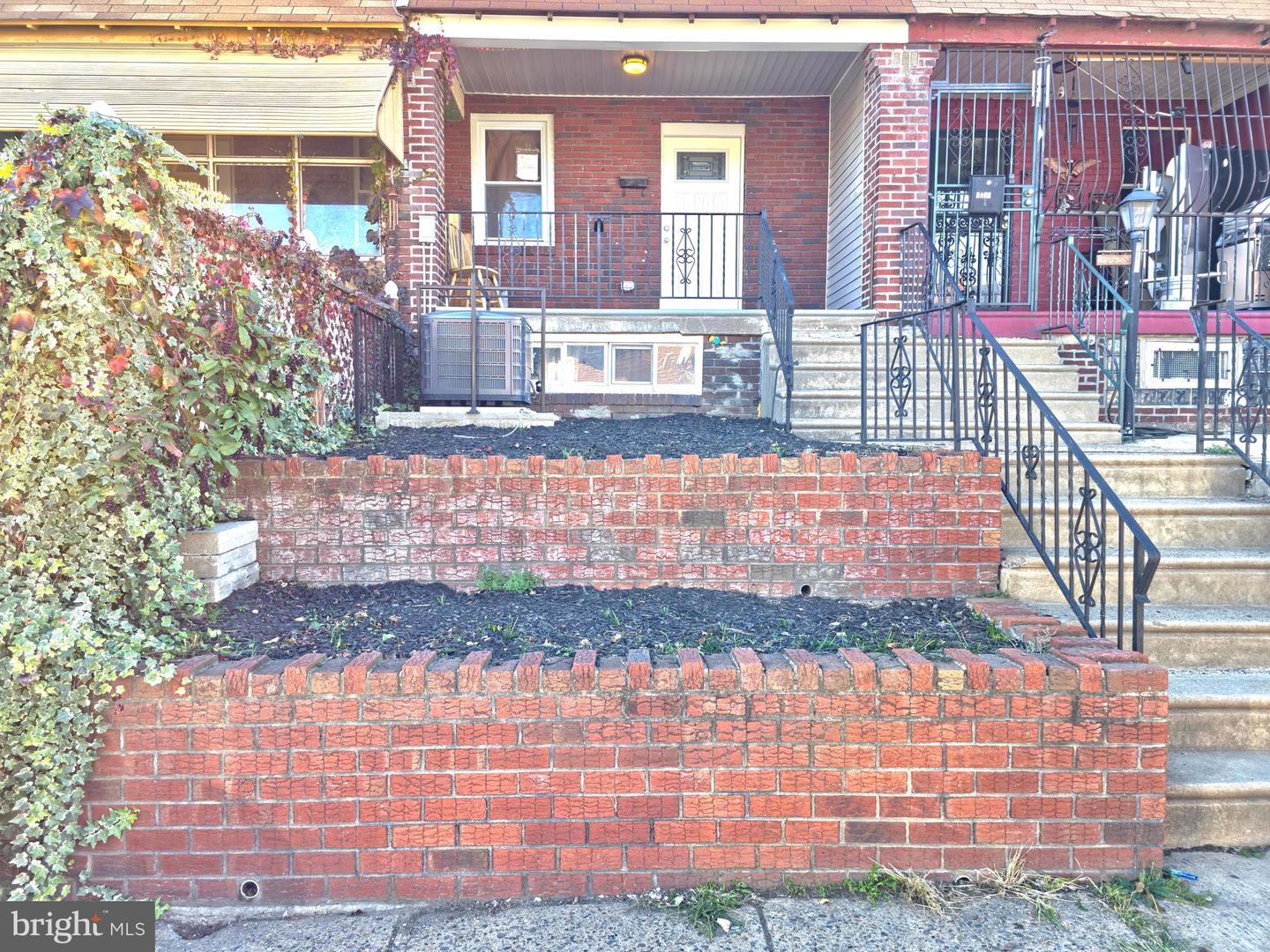 3934 Howland St Property Photo 3