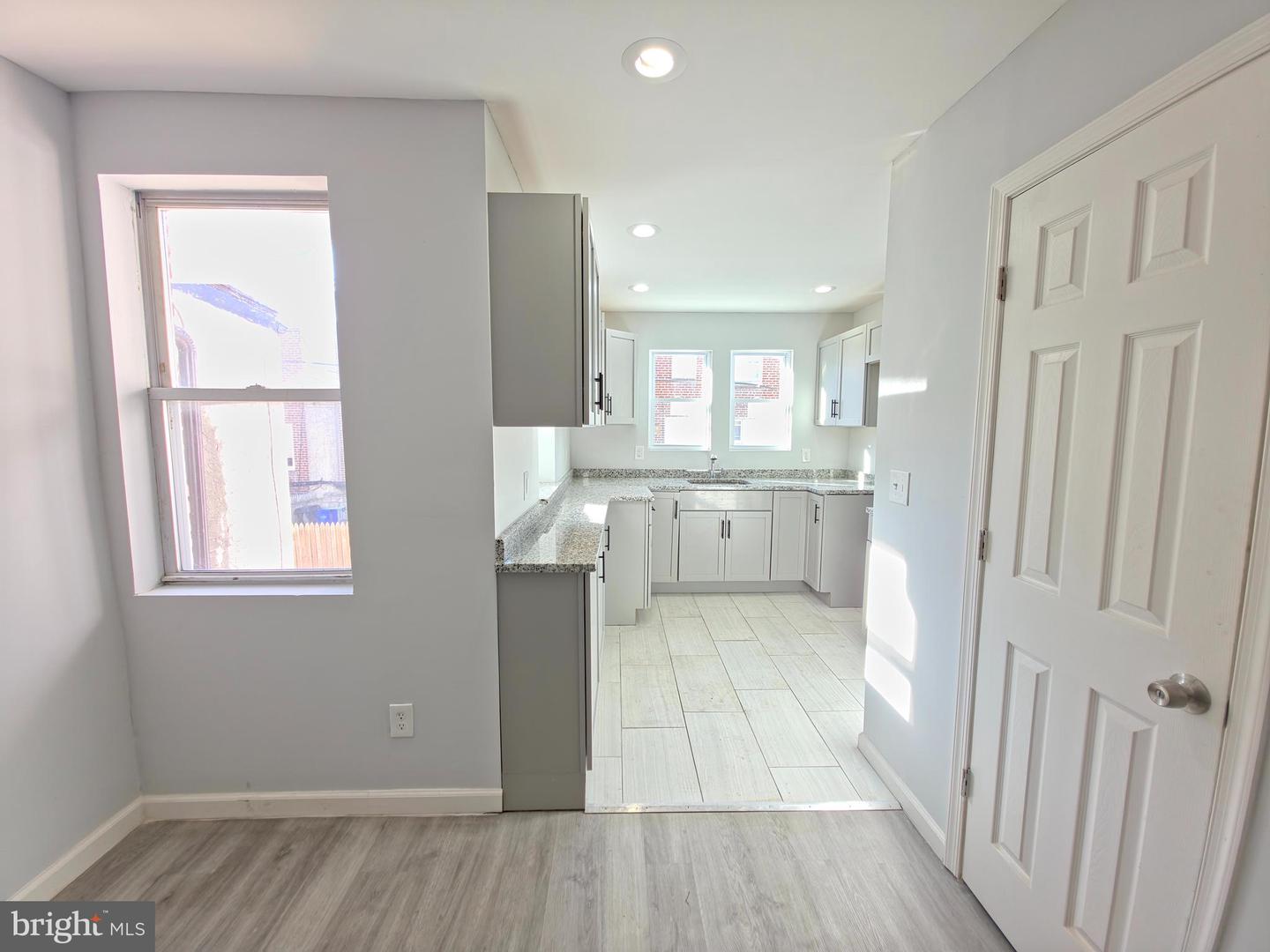 3934 Howland St Property Photo 9