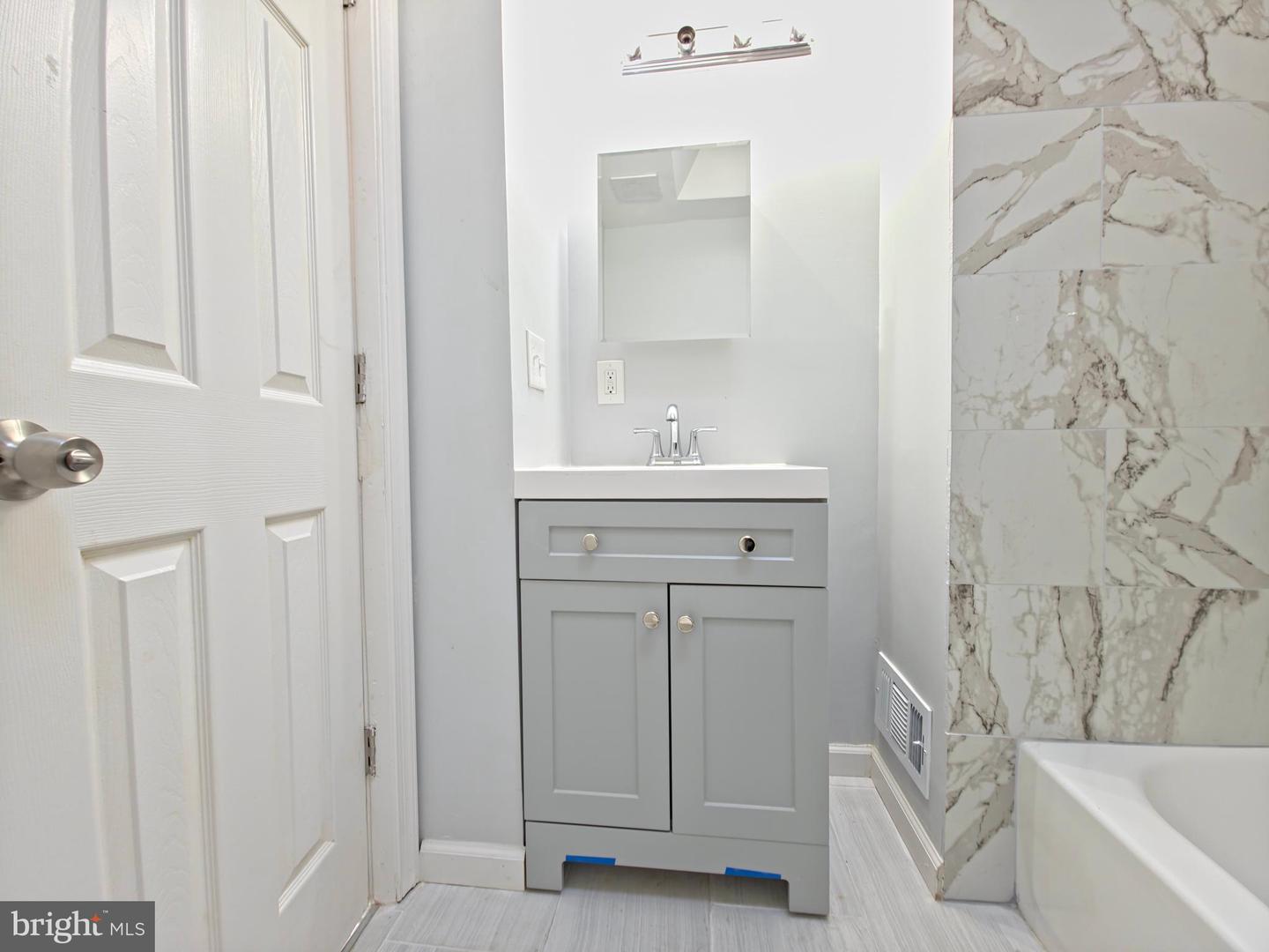 3934 Howland St Property Photo 22