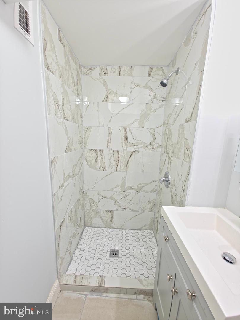 3934 Howland St Property Photo 32