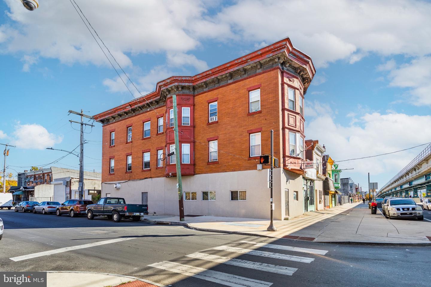5853 Market St Property Photo 2