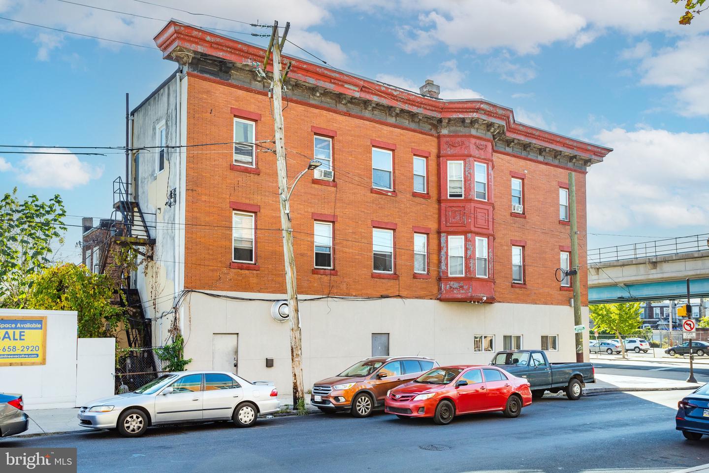 5853 Market St Property Photo 3