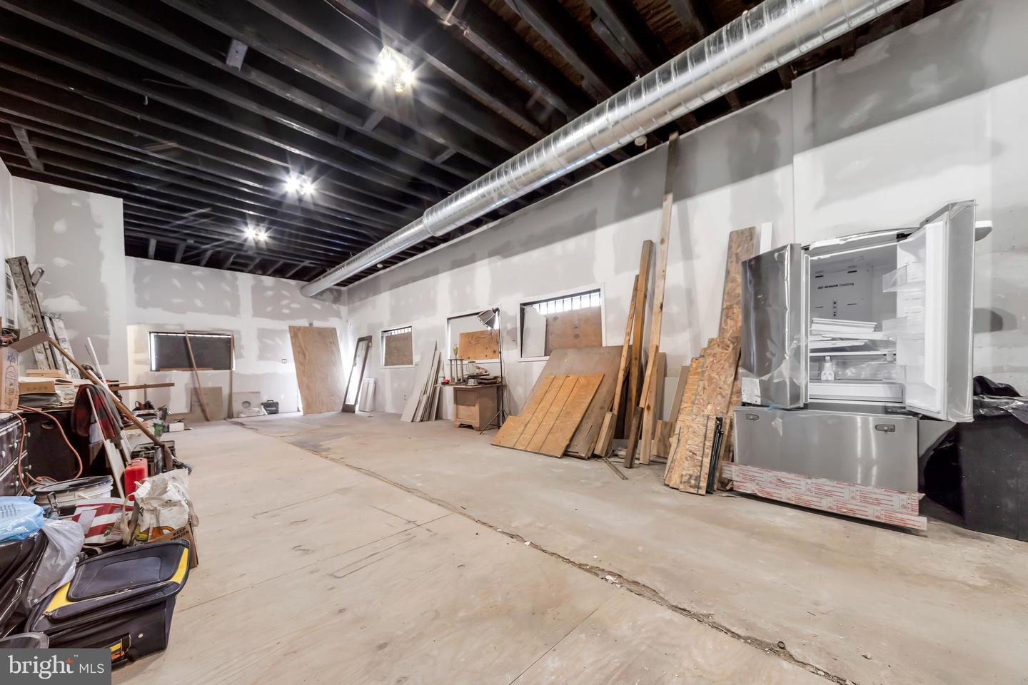 5853 Market St Property Photo 5