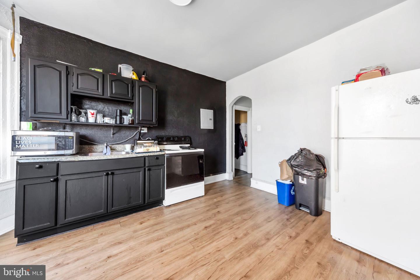 5853 Market St Property Photo 7