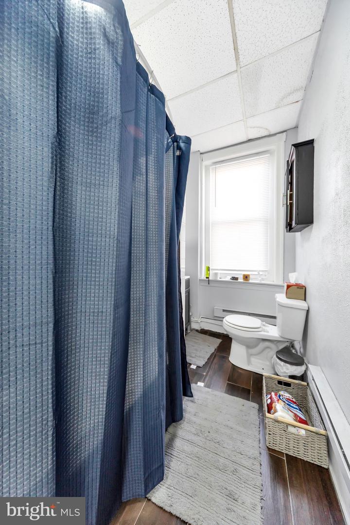 5853 Market St Property Photo 28
