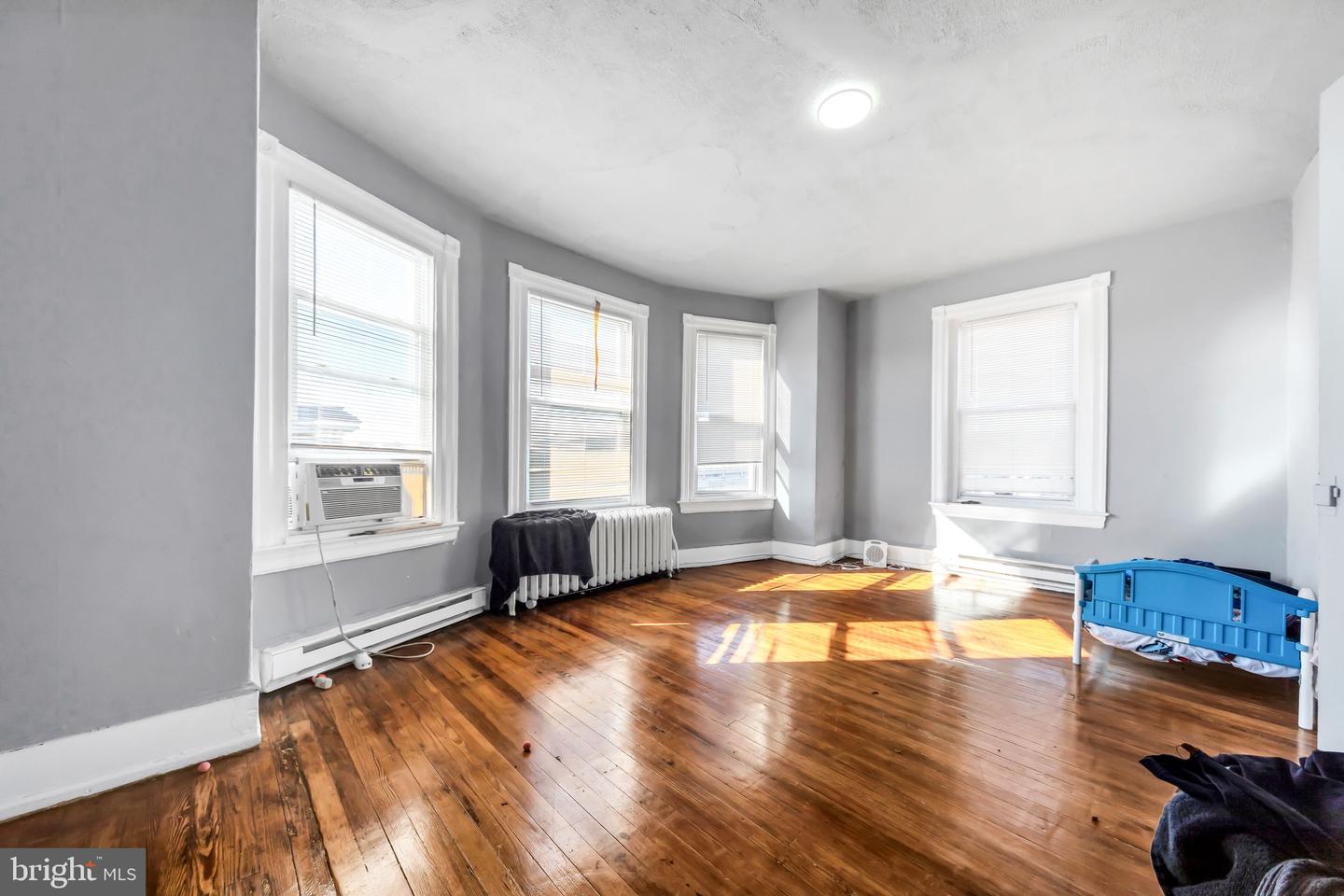 5853 Market St Property Photo 32