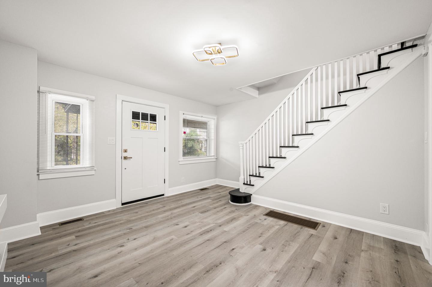 6478 Musgrave St Property Photo 6
