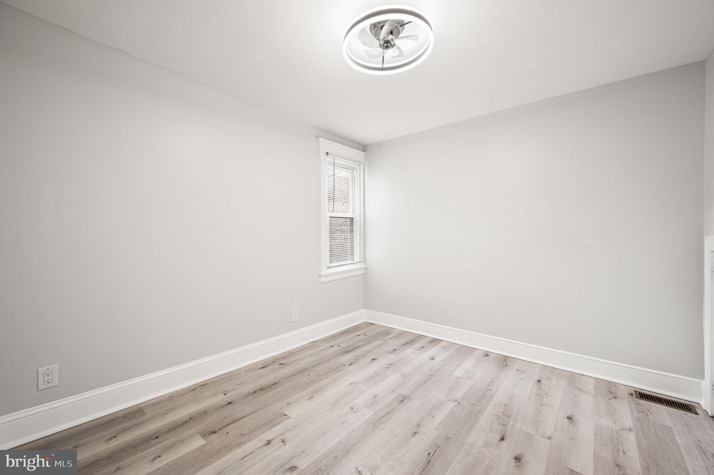 6478 Musgrave St Property Photo 14