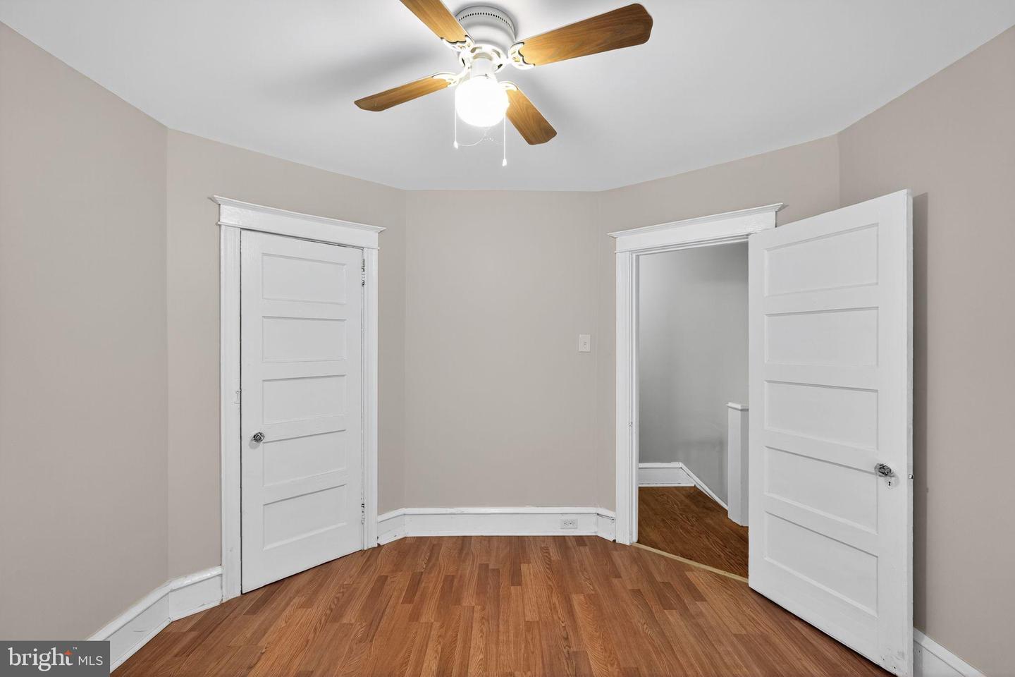 5712 Sansom St Property Photo 7