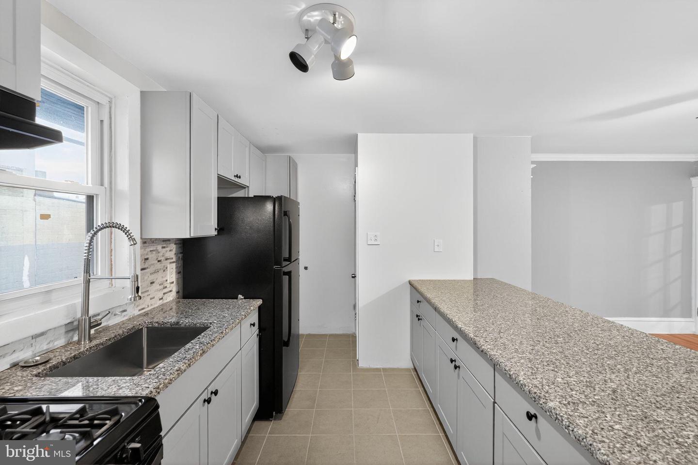 5712 Sansom St Property Photo 17